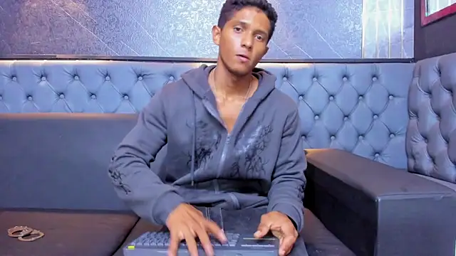 XXX chat uživo modela Yoel_Blessed