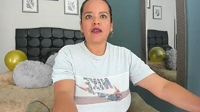 MaraSol live XXX chat
