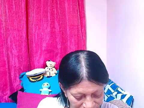 sluttyrox Chat XXX in diretta