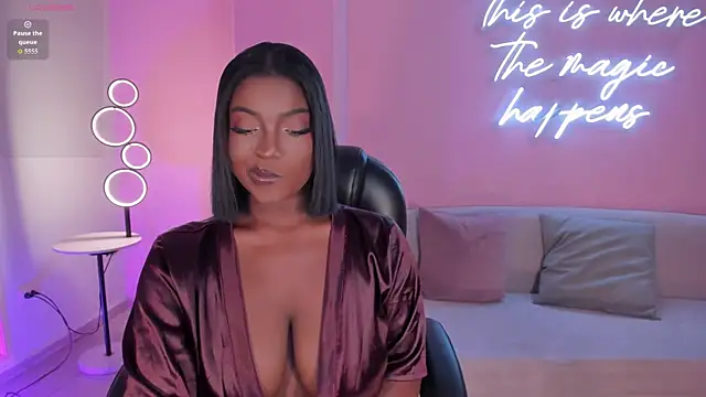 XXX chat uživo modela SavannahStorm