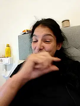 Sposini69 现场聊天室