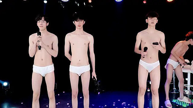 EXO-ONE Adlı Modelin Canlı XXX Sohbeti