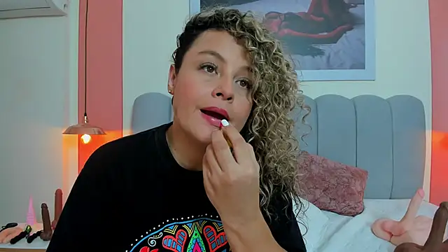 צ'אט XXX בשידור חי של EmmaBoyd