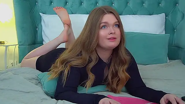 CrystalLyons Chat XXX live