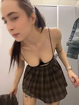 XXX chat uživo modela Holly_Play