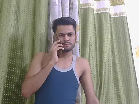 Stubborndesiboy Live XXX-Chat