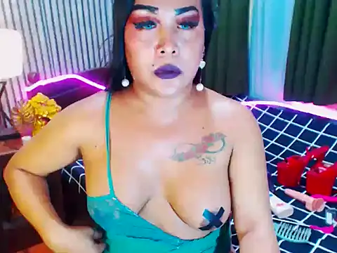 CumFactoryLuna Chat XXX in diretta