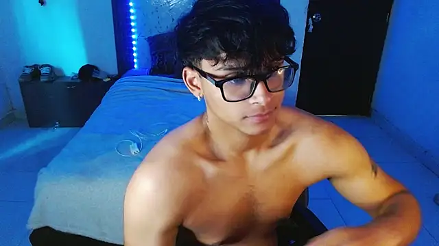 Mr_yisuzzn Live XXX chat