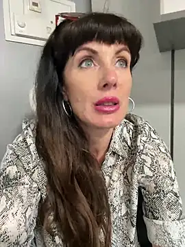 LadyLuxLover Live XXX-chat