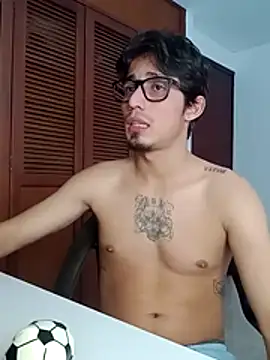 SrIncognito666 Adlı Modelin Canlı XXX Sohbeti