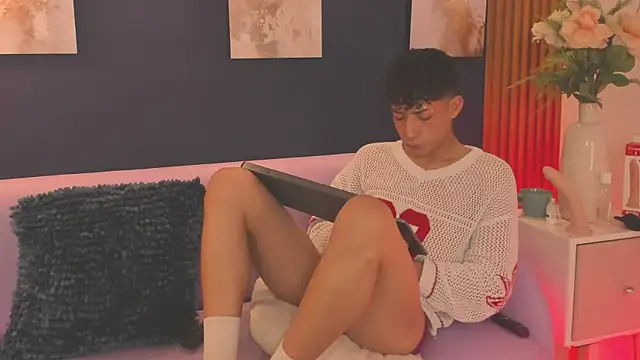 Czat XXX na żywo – Adann_Scott