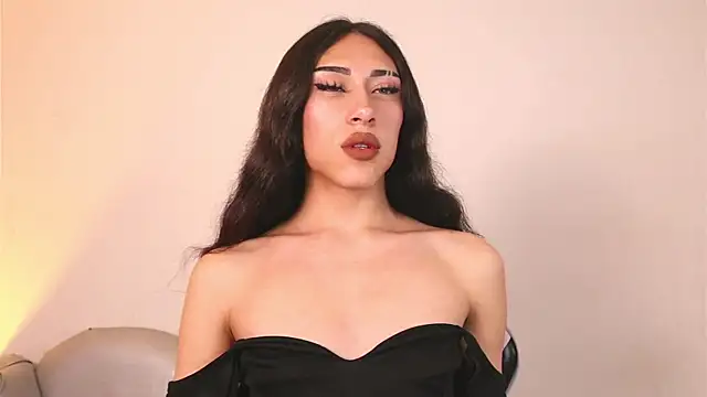 Velvet_Raze Show in webcam