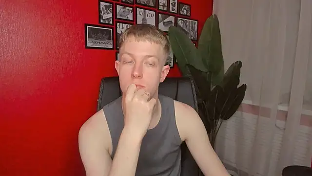 Dylan_Norton: онлайн-секс-чат