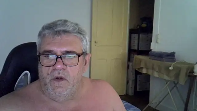 Chatroom XXX en direct de Laurent_oldmen
