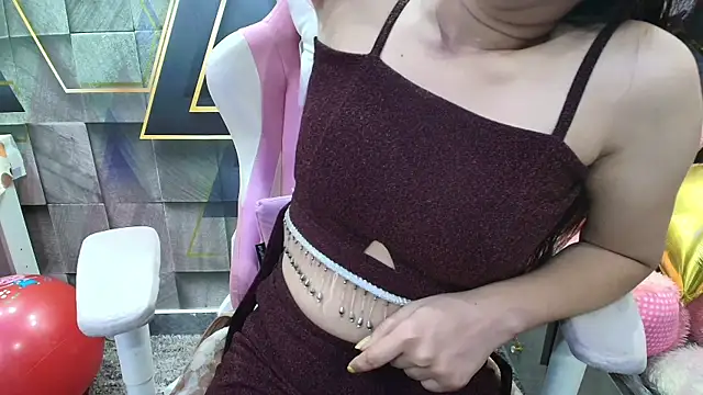Chat XXX en directo de NymphoIsLive