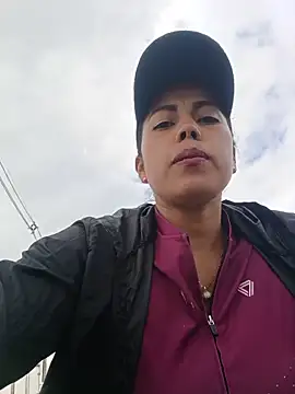 _andrea30 – Naživo XXX chat