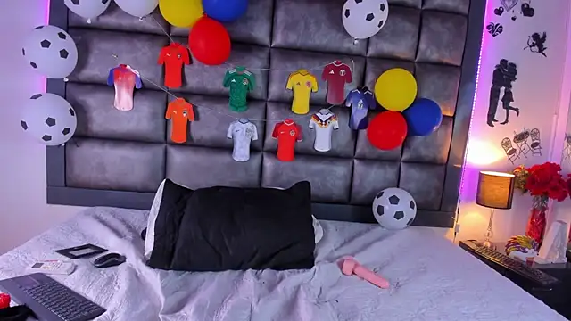 Chat +18 de BiancaaRossii ao vivo