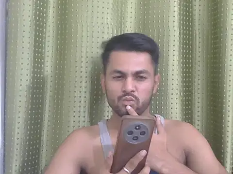 دردشة Stubborndesiboy الجنسية المباشرة