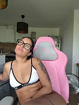 Czat XXX na żywo – LaPetiteKim