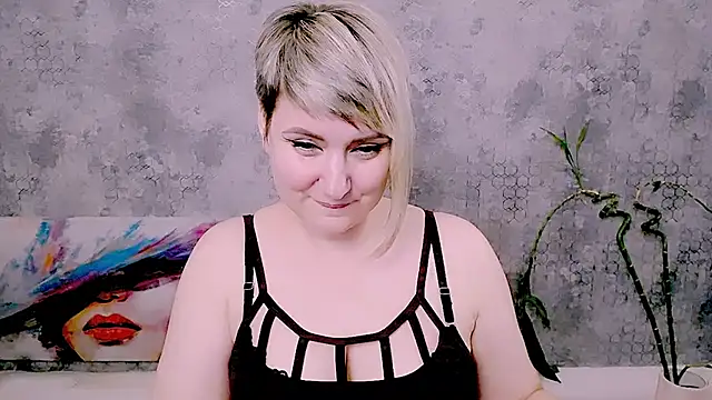 Chat +18 de Djullia ao vivo