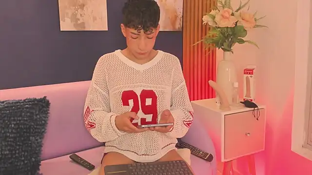 Adann_Scott élő XXX-chatje