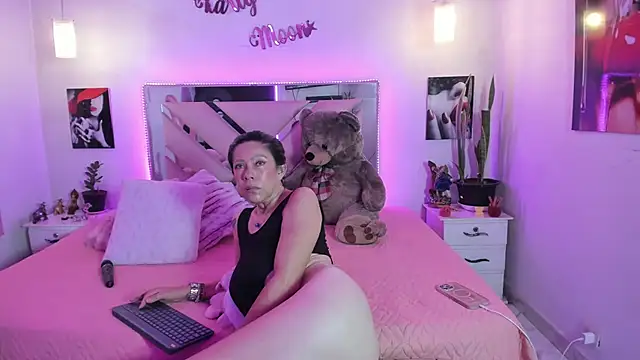 Czat XXX na żywo – Karly_moon