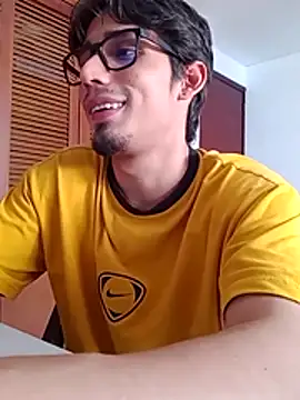 XXX chat uživo modela SrIncognito666