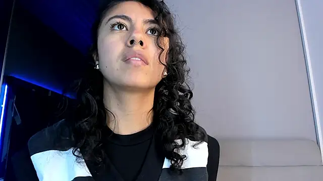 Amareto_'s Live XXX Chat
