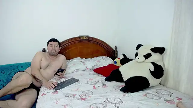ambar_jacksonn Show in webcam