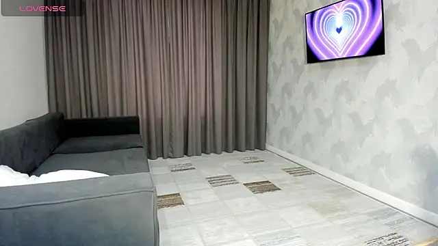 adelinya's Live XXX Chat