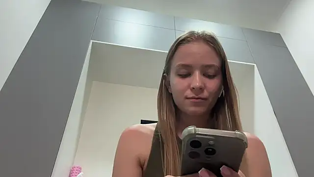 DanikaMory Adlı Modelin Canlı XXX Sohbeti