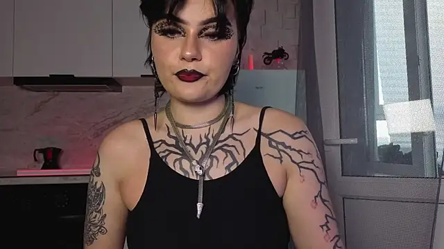 IntrigueYourDay live XXX chat