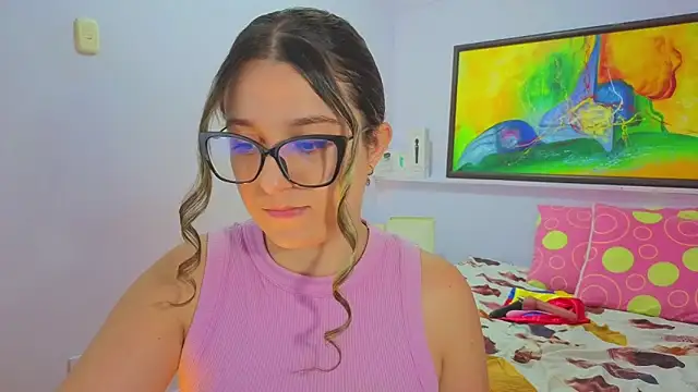 katiaa_lovv Adlı Modelin Canlı XXX Sohbeti