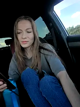 CompactBaby élő XXX-chatje