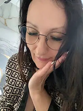 AnnaGrei 现场聊天室