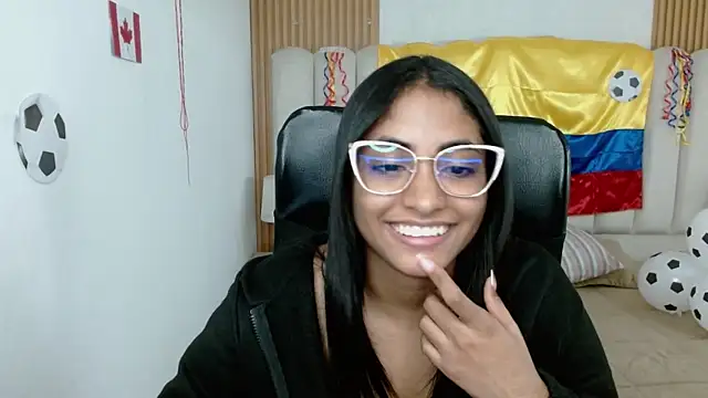 دردشة shaneelle الجنسية المباشرة