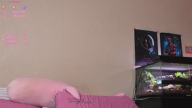 Chatroom XXX en direct de YaraAveiri