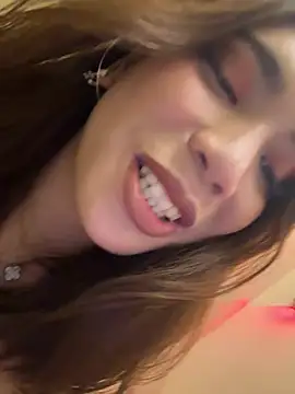 SideChick_Bunny élő XXX-chatje