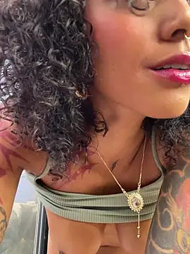 Chat XXX ao vivo de LizStorm_