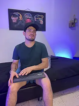 williamsmiiths16 Live XXX Chat
