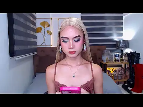 JuicyCockThean Live XXX chat