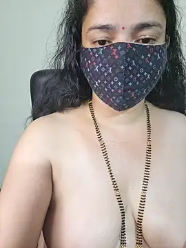 nsdhlove Adlı Modelin Canlı XXX Sohbeti