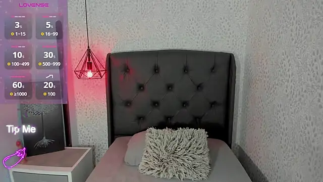 ROXXYBLOOM's Live XXX Chat