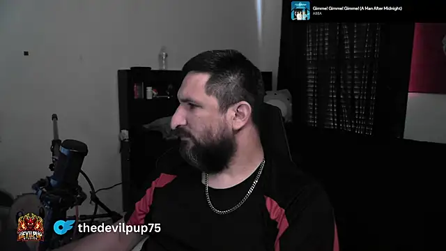 DevilPup75_: διαδικτυακό σόου στην κάμερα