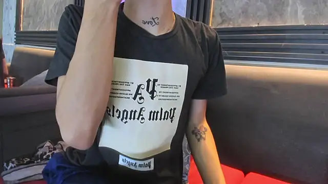 Brianhot0F 라이브 XXX 채팅