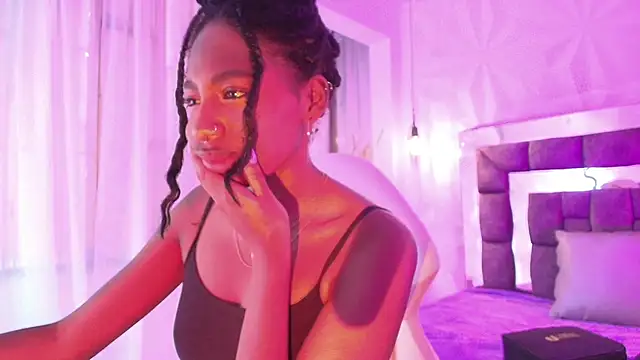 Queen_perla_'s Live XXX Chat