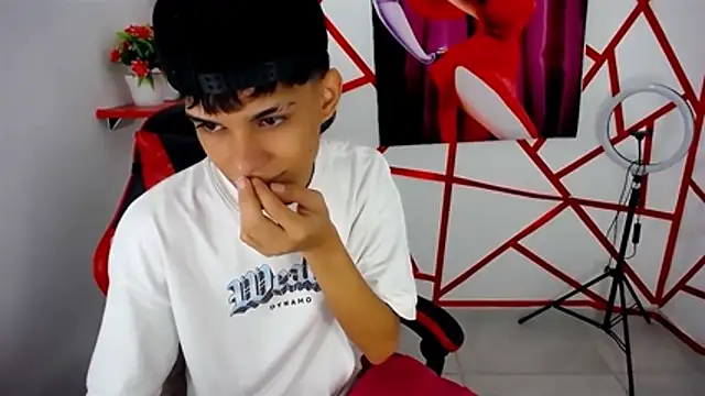 chris_evans77 Live XXX-Chat