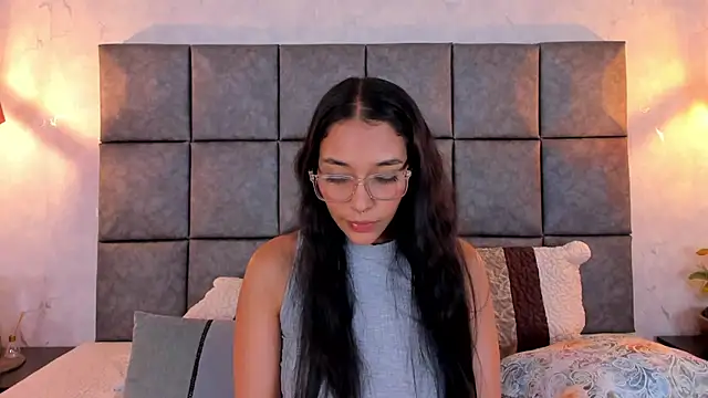 Roseaurora live XXX chat