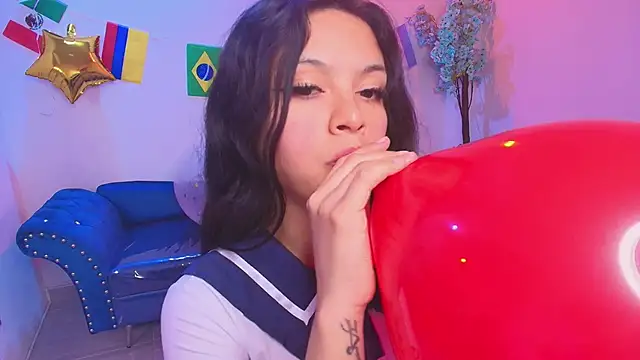 Maddie_T18 现场XXX聊天