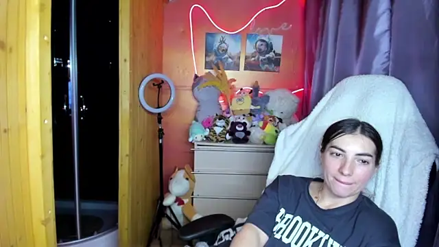 Fiery_Brunette_ 라이브 XXX 채팅